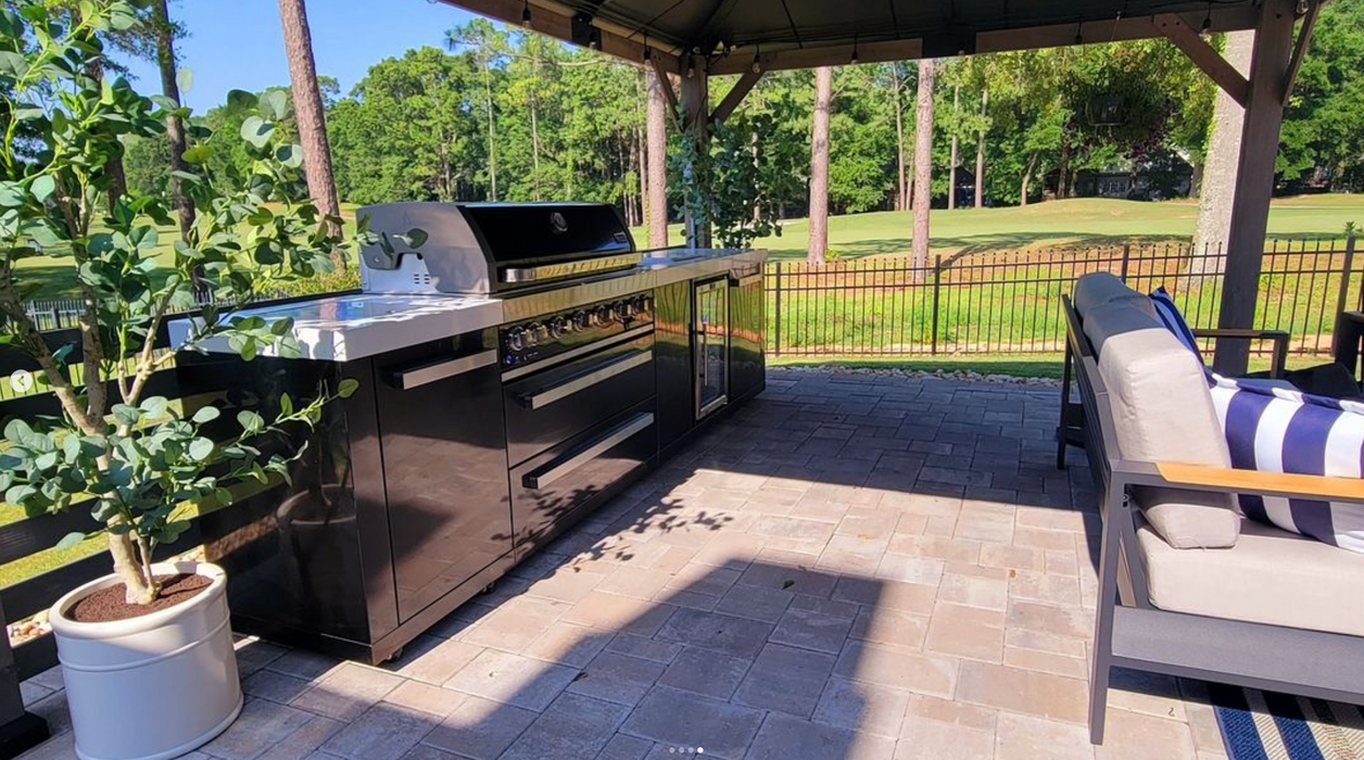 Mont Alpi Outdoor kitchen 805 Black Stainless Steel Island with Beverage Center MAi805-BSSBEV - 3.4M